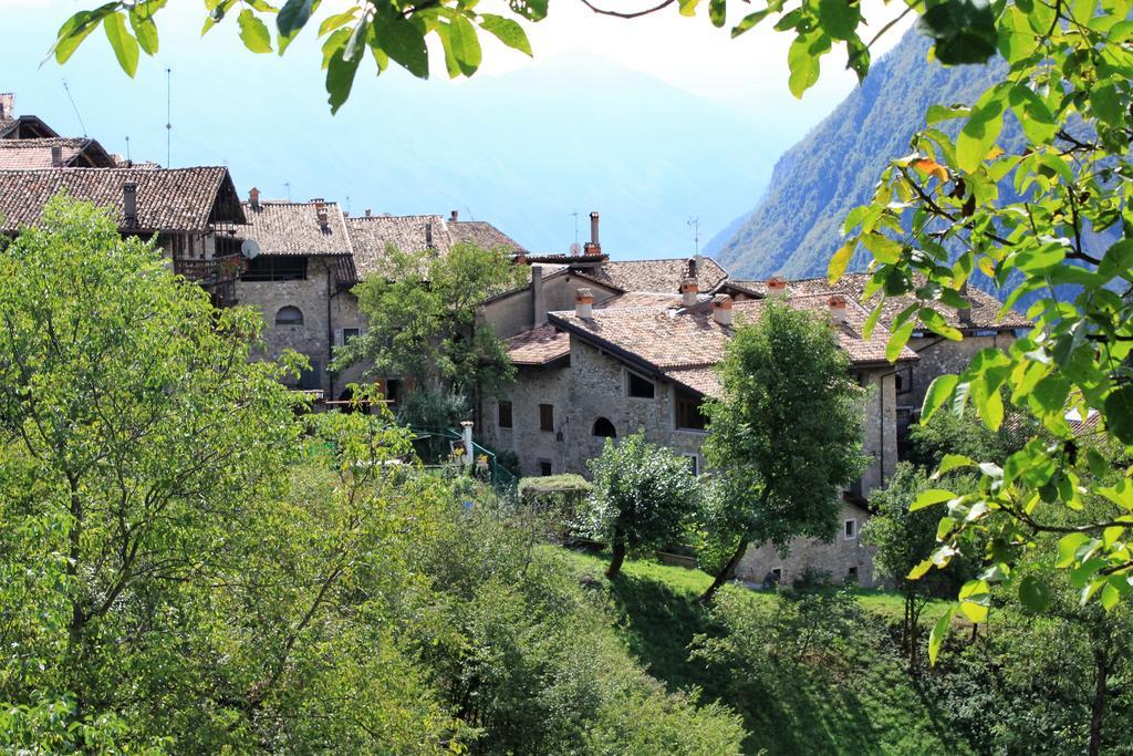 La Piazzetta Di Canale B&B Tenno Exterior photo