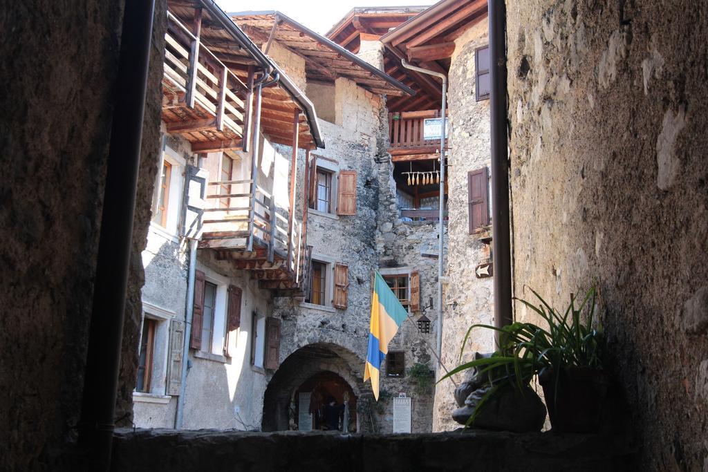 La Piazzetta Di Canale B&B Tenno Exterior photo